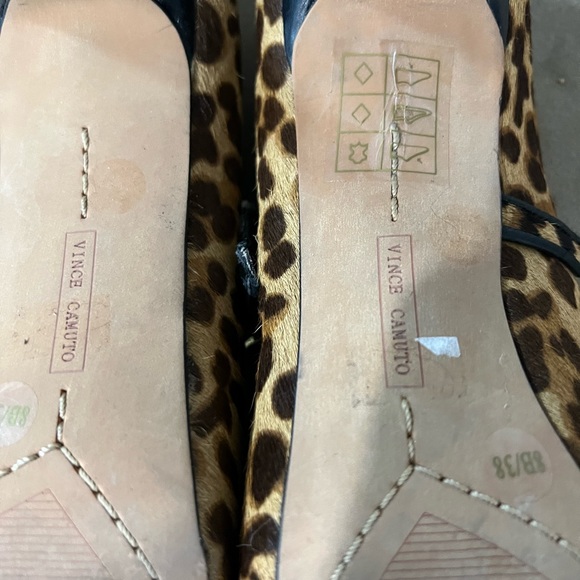 Vince Camuto peep toe mid heel - Picture 4 of 4